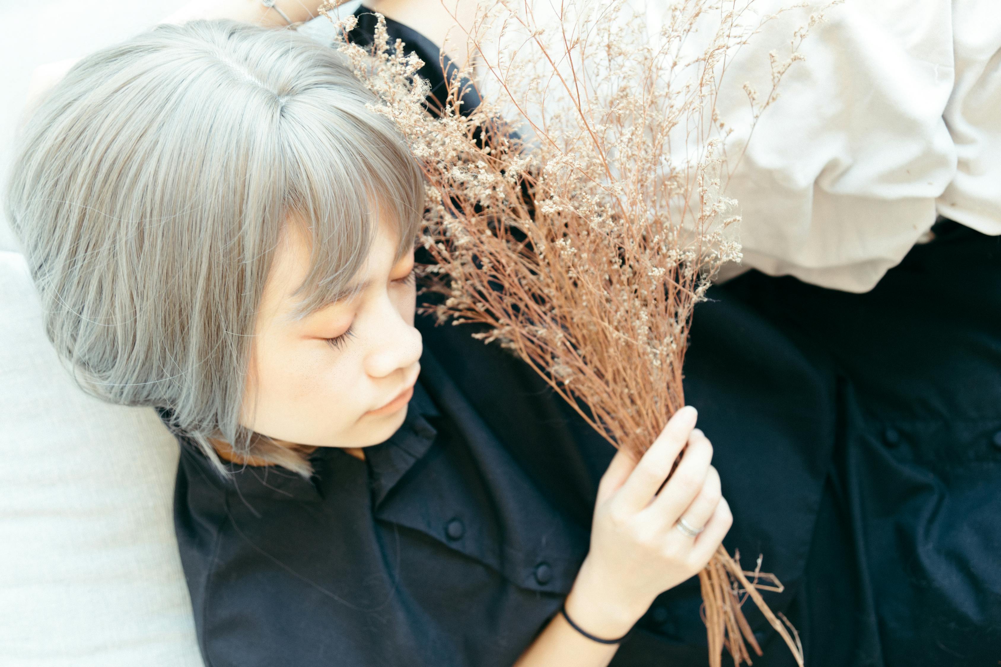 超短发最新女性发型，时尚潮流的新宠之选